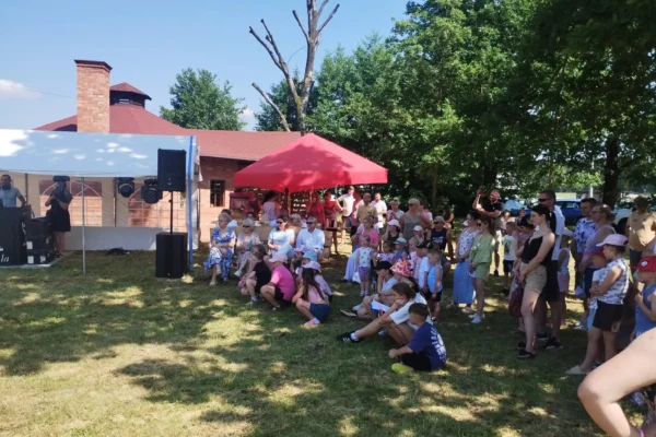 Rodzinny piknik nad stawami w Cieszynie przyciągnął tłumy