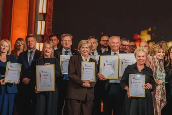 Prezydent Ostrowa Wielkopolskiego wśród 10 najlepszych włodarzy w rankingu „Perły Samorządu”