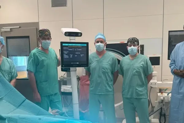 Robot pomaga w endoprotezoplastyce kolana – nowa technologia w szpitalu