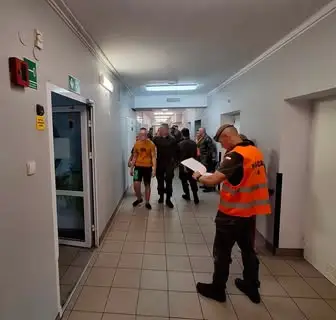 Symulacja ewakuacji w szpitalu przy ul. 3 Maja z udziałem WOT