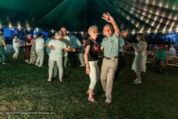 Seniorzy zatańczyli w Gorzycach Wielkich. Potańcówka w dawnym stylu