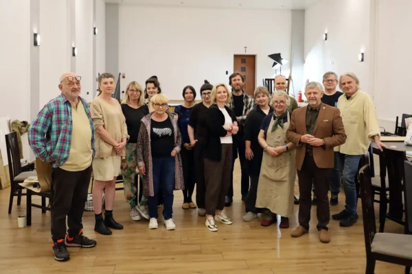 Artyści odkrywali Sośnie i Moją Wolę podczas 23. Pleneru „Z wizją i sercem”