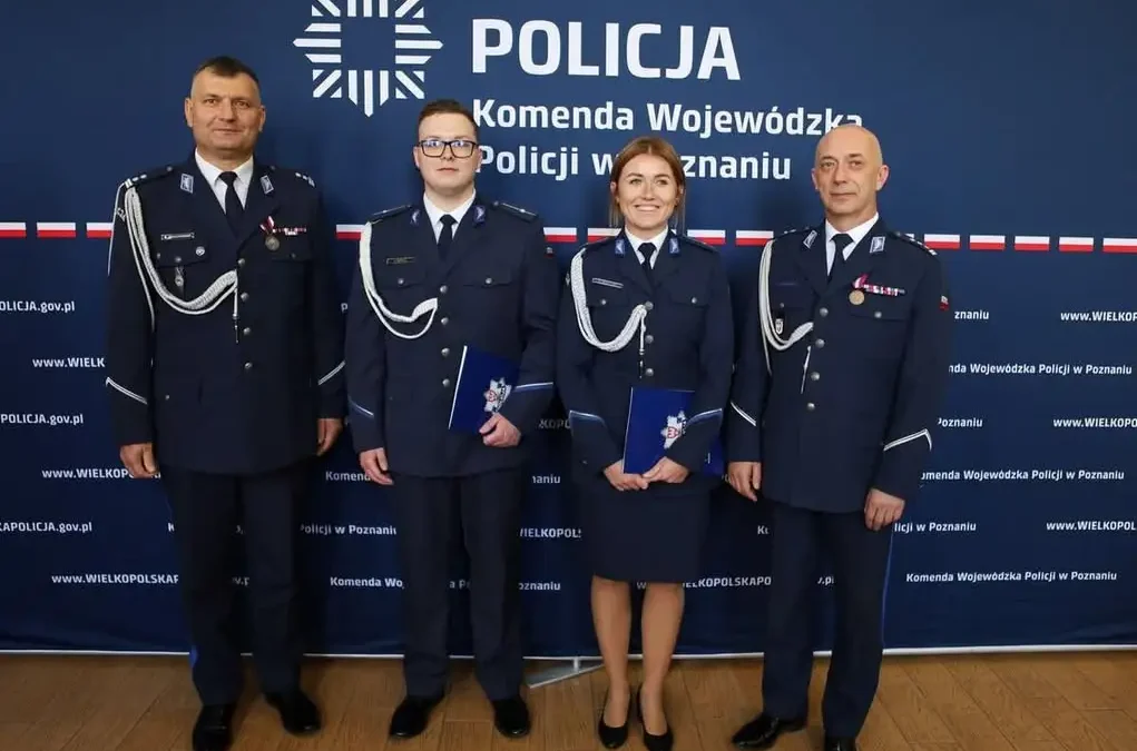 Policjanci z Ostrowa Wielkopolskiego awansowani w Poznaniu