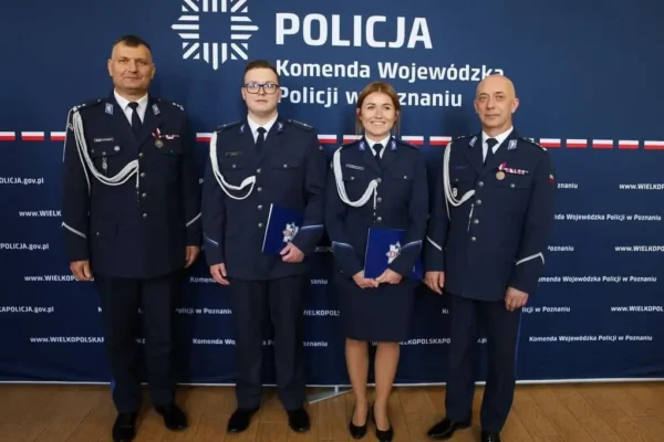 Policjanci z Ostrowa Wielkopolskiego awansowani w Poznaniu