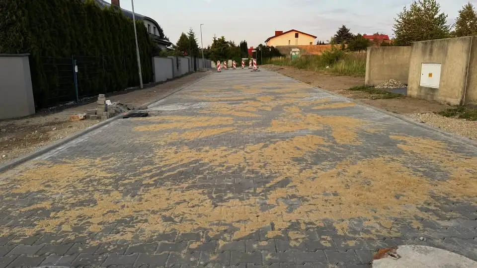 Przebudowa ulic Popiełuszki i PCK w Ostrowie Wielkopolskim – nowa nawierzchnia i lepszy dojazd