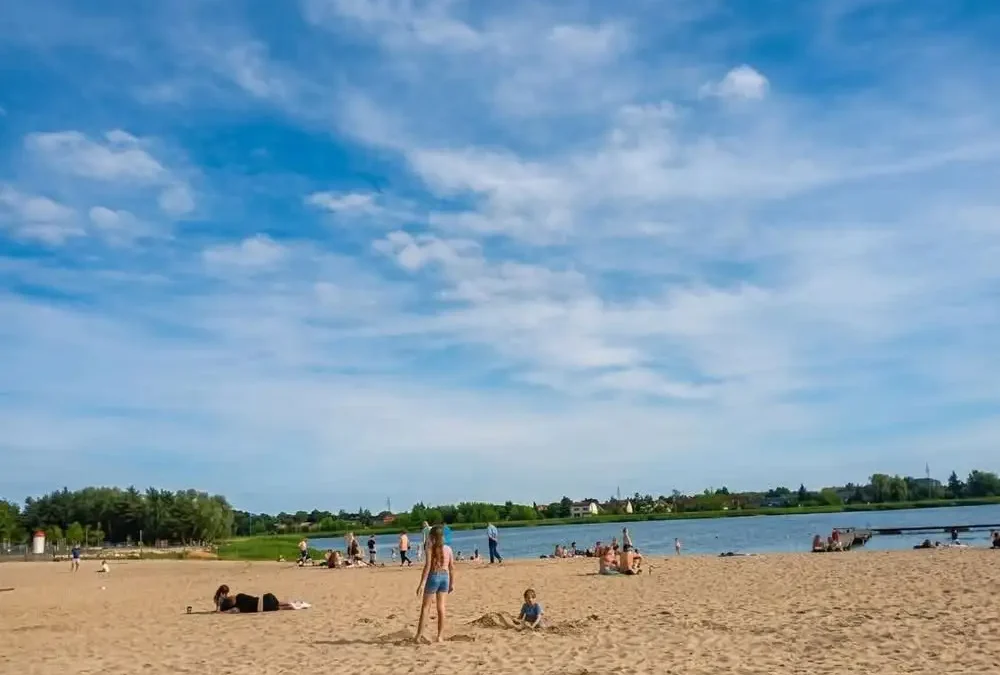 Woda na Piaskach Szczygliczce bezpieczna do kąpieli – sanepid potwierdza