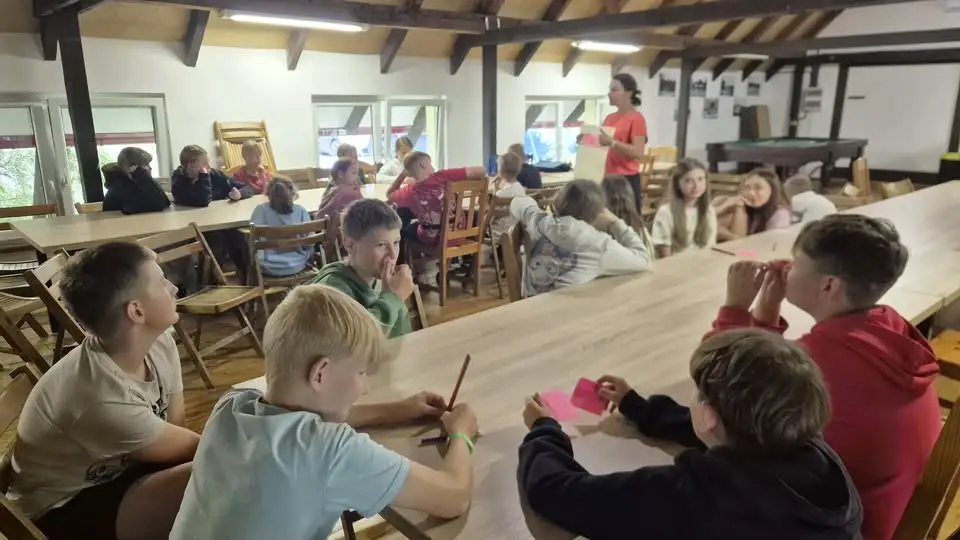 75 uczniów z gminy Ostrów Wielkopolski spędziło wakacje na obozie „Zielona Polana”