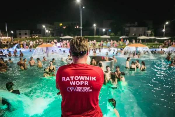 Nocne pływanie na basenie Olimpijska w Ostrowie Wielkopolskim już w piątek