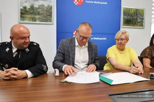 Gmina Ostrów Wielkopolski dofinansowuje OSP: nowy sprzęt i remonty remiz