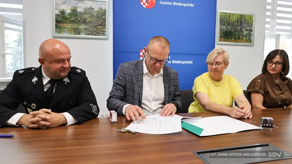 Gmina Ostrów Wielkopolski dofinansowuje OSP: nowy sprzęt i remonty remiz