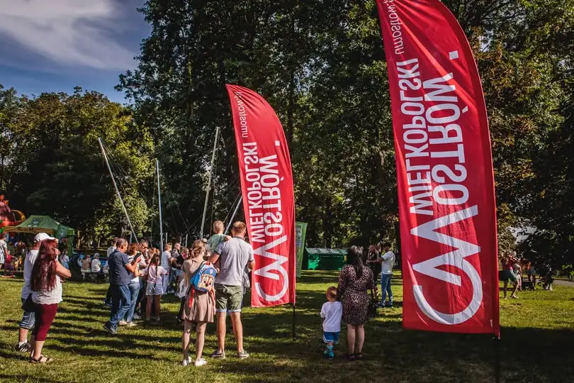 Food Trucki i Miś na Polanie: Kulinarne Święto w Parku Miejskim w Ostrowie