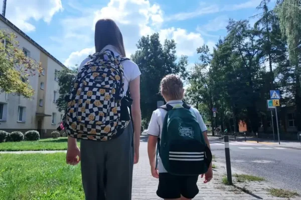 Bezpieczny powrót do szkoły – wielkopolscy policjanci czuwają