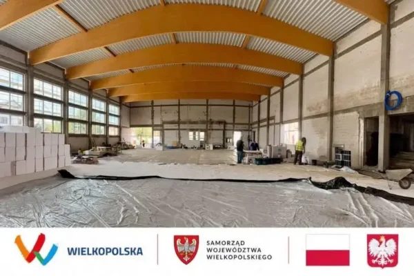 Nowa hala sportowa przy SP nr 13 w Ostrowie Wielkopolskim nabiera kształtów