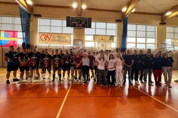 Amatorska Liga Ostrowskiej Siatkówki wystartowała w SP nr 7