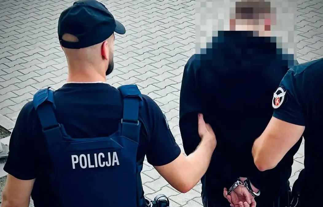 Ostrowscy policjanci zatrzymali dwóch poszukiwanych mężczyzn