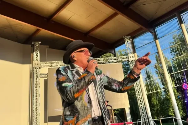 Andrzej Cierniewski porwał ostrowską publiczność. Muzyczny finał Pikniku „Bezpieczny sąsiad”