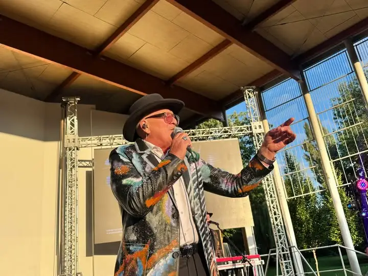 Andrzej Cierniewski porwał ostrowską publiczność. Muzyczny finał Pikniku „Bezpieczny sąsiad”