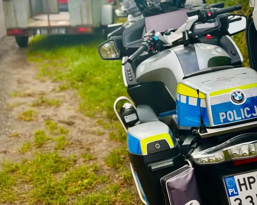 Kontrola w Ołoboku: 58-latek jechał z tablicą od innego pojazdu i bez ważnego badania technicznego