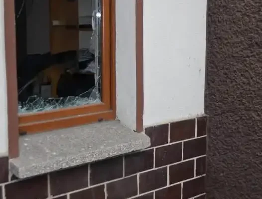 Włamanie w Ostrowie Wielkopolskim: 28-latek ukradł alkohol i uszkodził telewizor