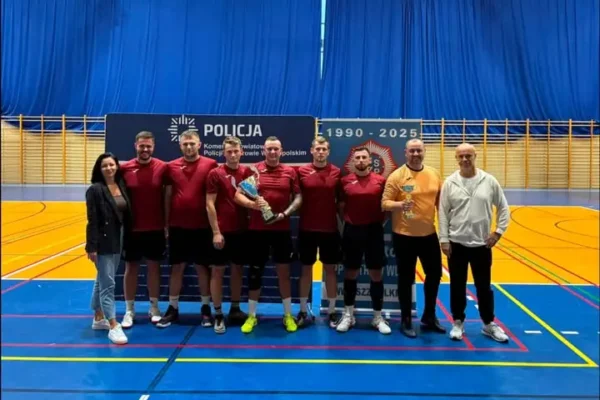 Raszków znów na szczycie! Policyjny futsal z okazji 100-lecia sportu w Policji