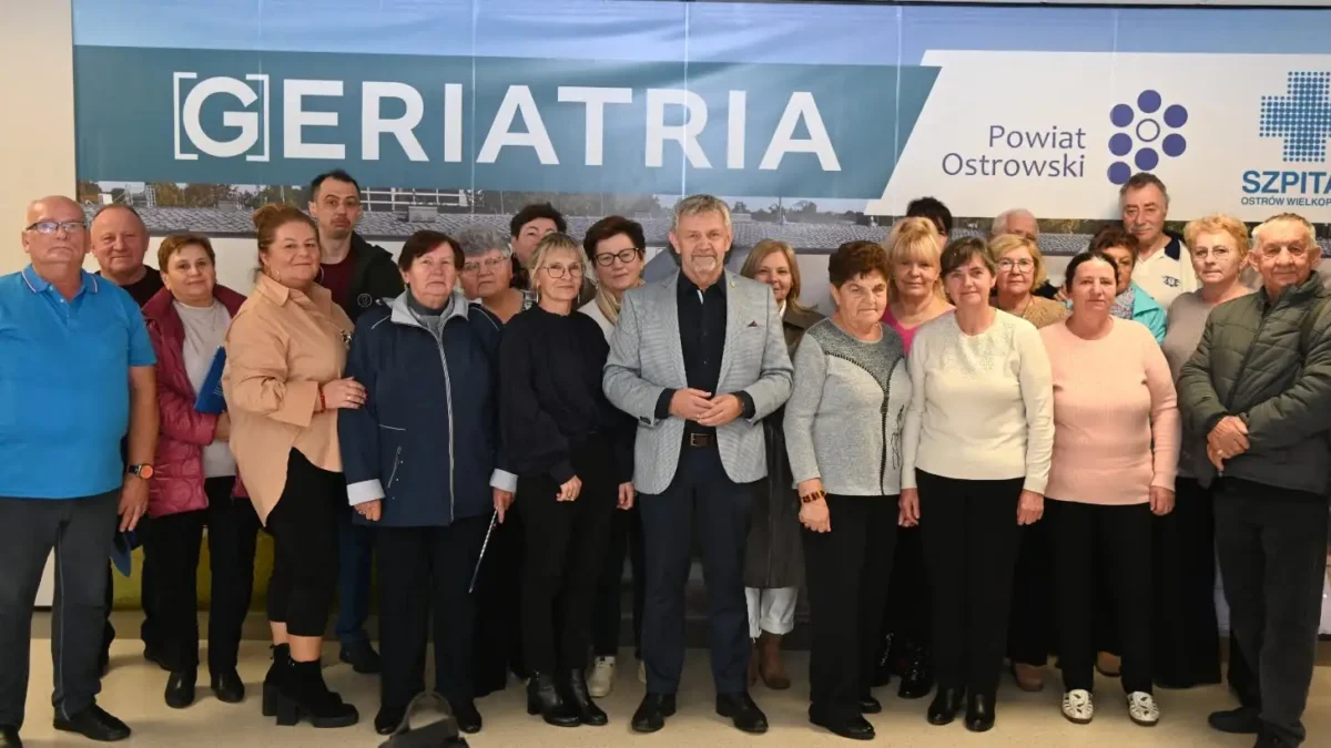 Seniorzy z Gminy Sośnie zwiedzili nowy oddział geriatryczny w Ostrowie Wielkopolskim