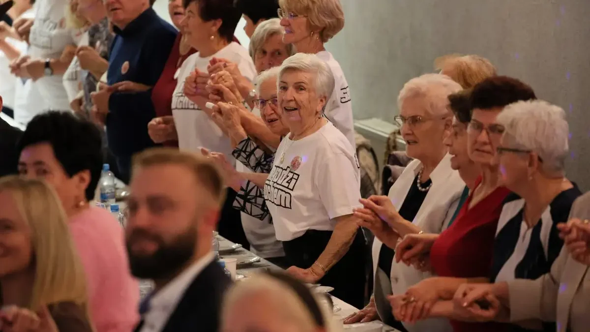 Jesienna Seniorada w Topoli Wielkiej – 300 seniorów bawiło się razem