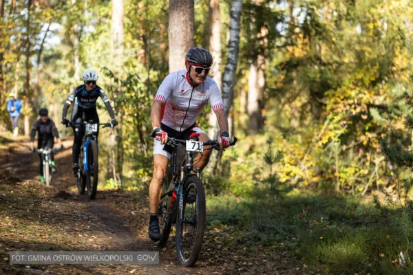 Strzała Topoli: Gracjan Szeląg wygrywa pierwszy wyścig Zimowego Grand Prix MTB