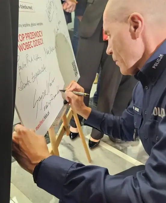 Kampania „Dzieciństwo bez przemocy” w Sejmie – Policja włącza się w ochronę najmłodszych