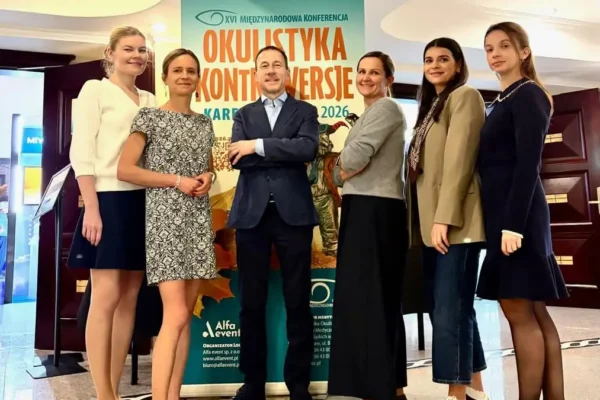 Okuliści z Ostrowa szkolili się w Karpaczu na konferencji OKULISTYKA–KONTROWERSJE 2026