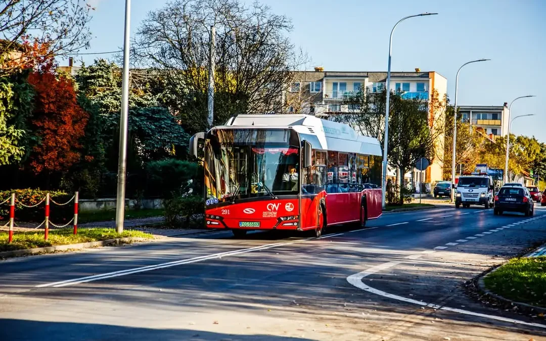 MZK Ostrów Wielkopolski ma nowe elektryki. Mieszkańcy wybrali nazwy: Voltuś, Prądolino i Elektra
