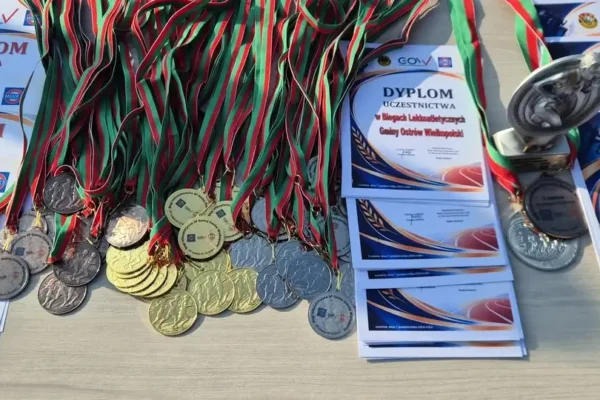 Gminne Biegi Lekkoatletyczne w Lewkowie: 150 uczniów, 11 szkół, 16 konkurencji