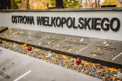 Panteon Bohaterów w Ostrowie Wielkopolskim – finał renowacji kwatery przy Limanowskiego