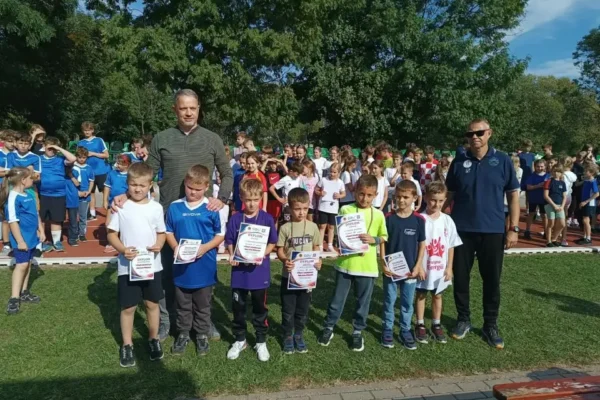 Gminne Biegi Lekkoatletyczne w Lewkowie: 150 uczniów rywalizowało na stadionie